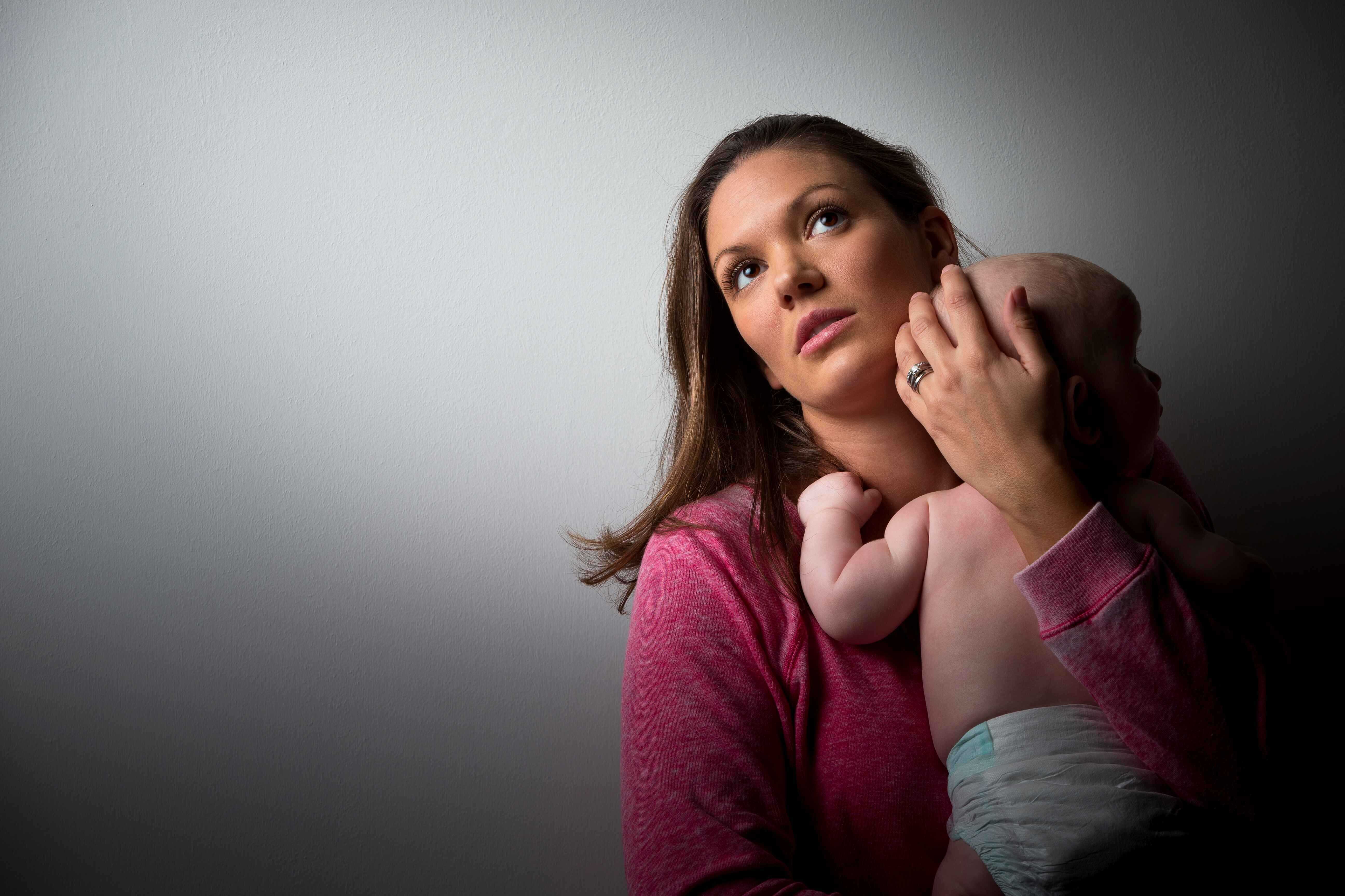 Ketika Istri Mengalami Baby Blues, Apa Peran Suami?